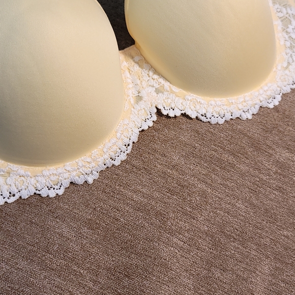 Wacoal pale yellow lace embroidered bra - Picture 6 of 15